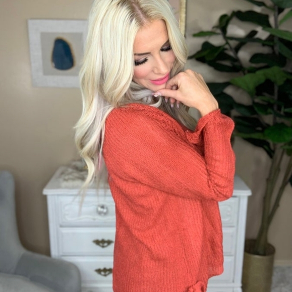 And the why sweater with tie - Picture 2 of 3